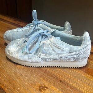 Baby blue velvet nike Cortez size 8/39